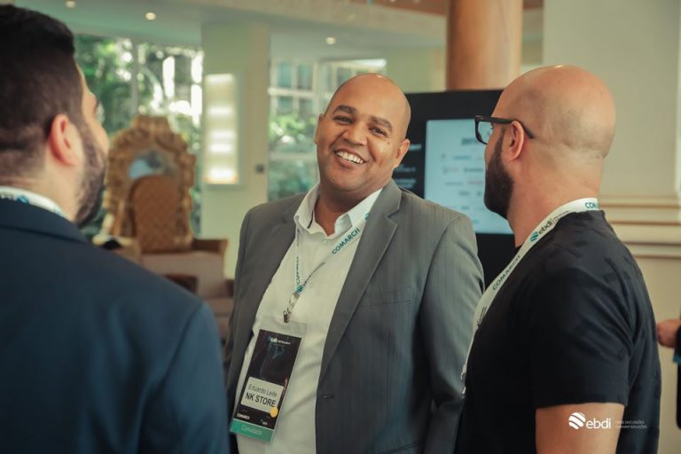 Executivo fazendo Networking