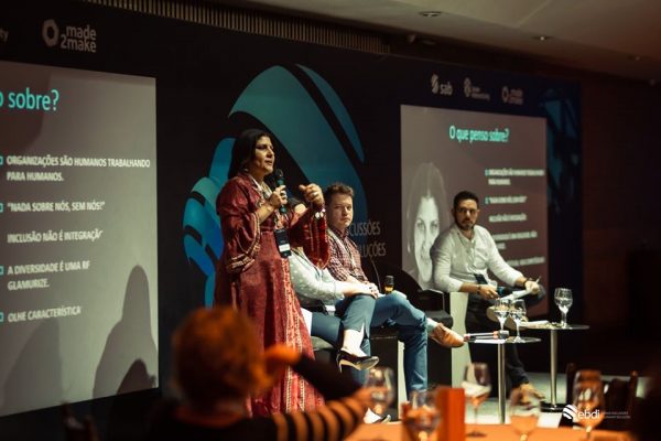 Painel De Debates Sobre Cultura Organizacional Com Executivos De ...